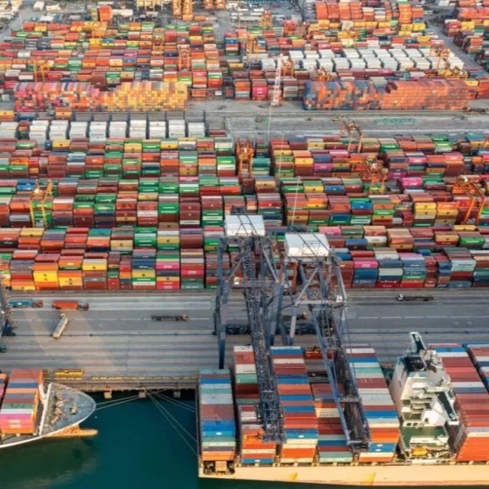 O mercado global de transporte marítimo está passando por severas flutuações.